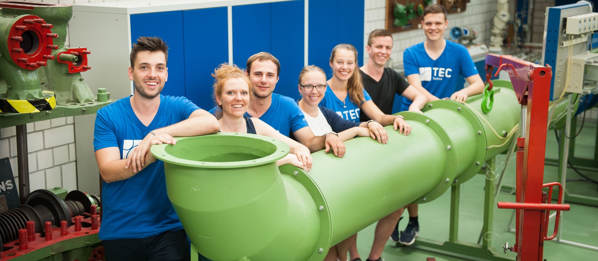 Studierende im Labor